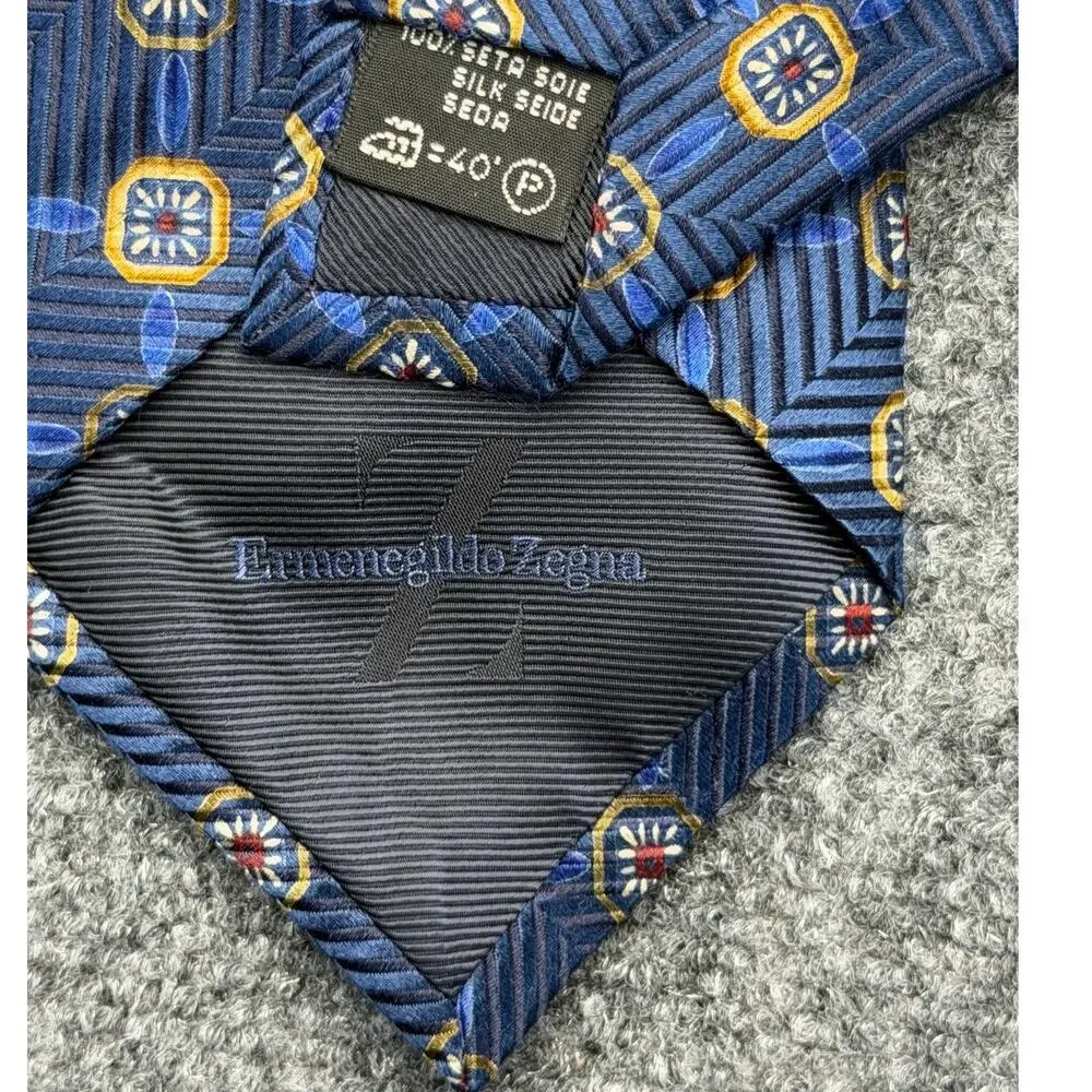 Ermenegildo Zegna Mens Silk Tie Blue Geometric Medallion Made Italy